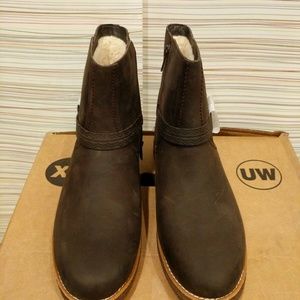 UGG Australia W CAMREN Ankle Boots. Size 9.